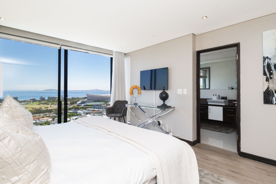 To Let 3 Bedroom Property for Rent in Green Point Western Cape